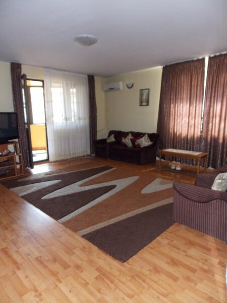 Timisoara ideal studenti/ salariati- ap. in vila bd Timisoara plaza mall mobilat, parcare.