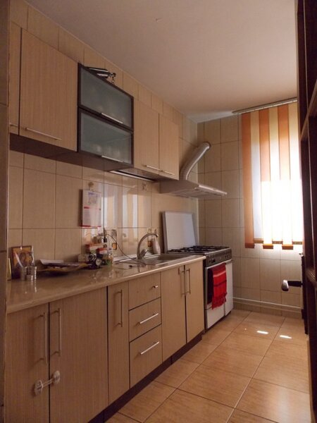 Timisoara ideal studenti/ salariati- ap. in vila bd Timisoara plaza mall mobilat, parcare.