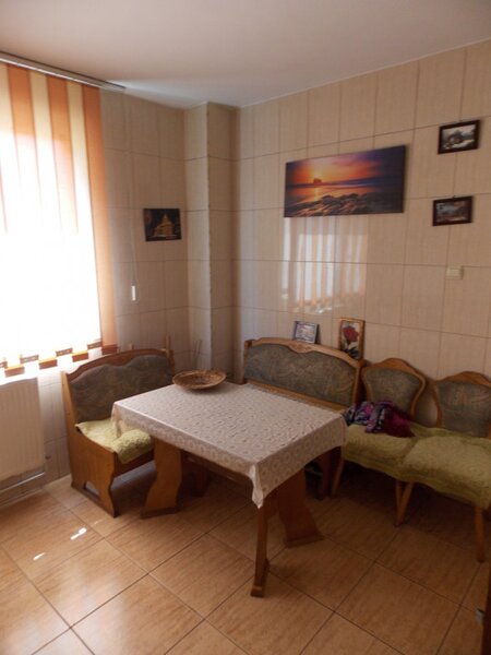 Timisoara ideal studenti/ salariati- ap. in vila bd Timisoara plaza mall mobilat, parcare.