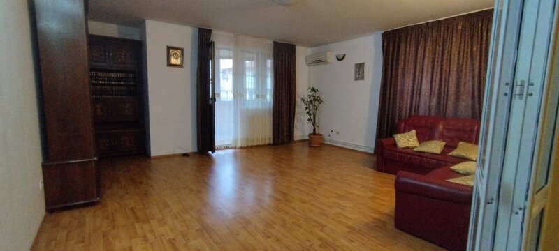 Timisoara ideal studenti/ salariati- ap. in vila bd Timisoara plaza mall mobilat, parcare.