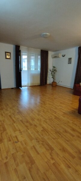 Timisoara ideal studenti/ salariati- ap. in vila bd Timisoara plaza mall mobilat, parcare.